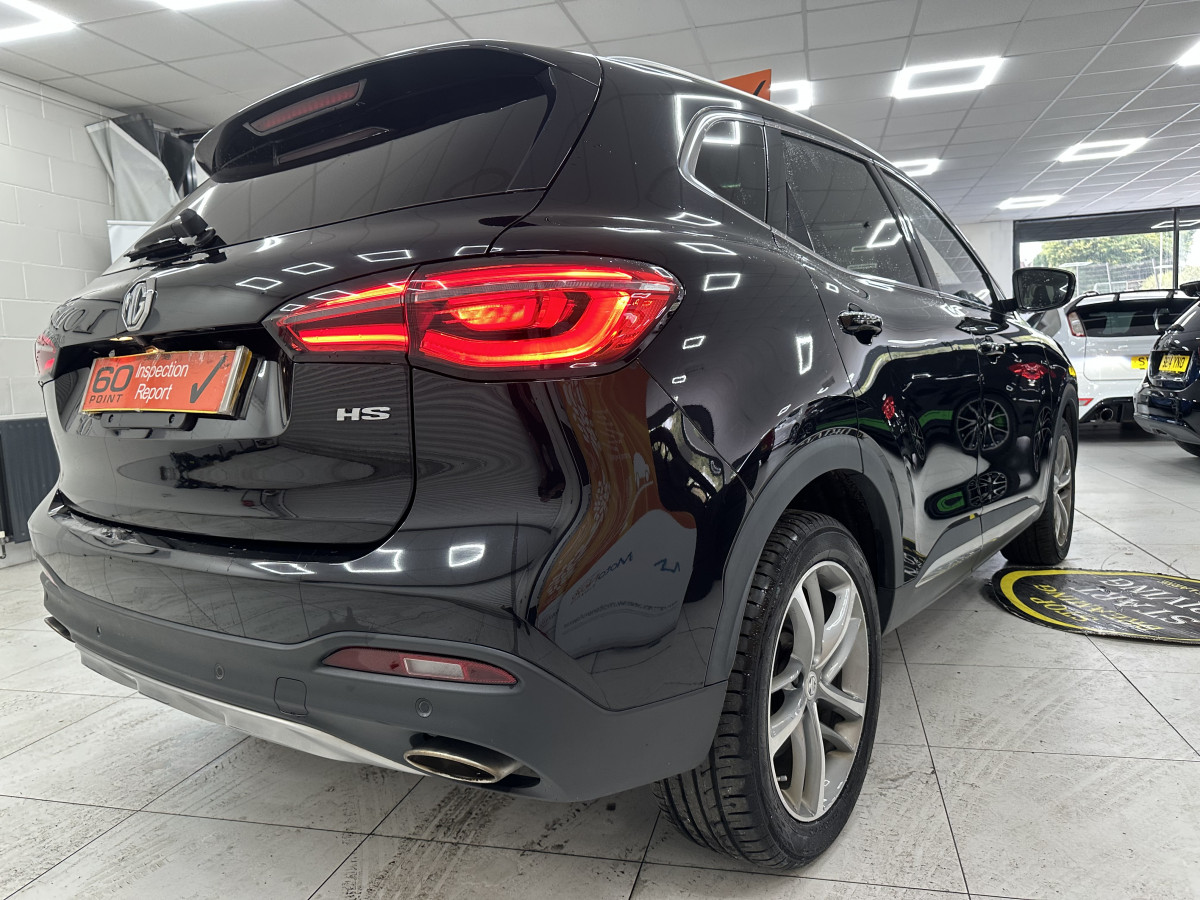 2023 MG HS 1.5 TGDi EXCLUSIVE AUTOMATIC — HOT BLACK LEATHER & SAT NAV
