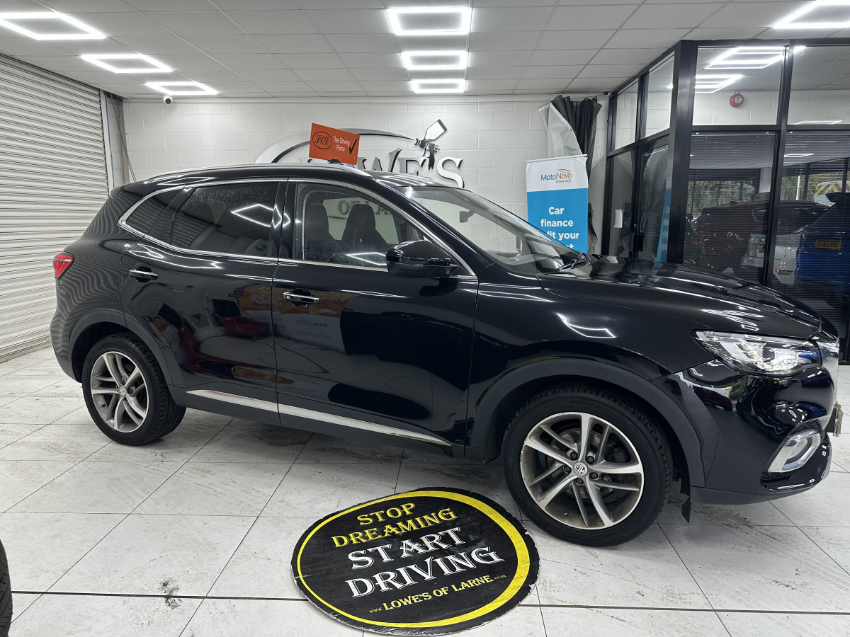 2023 MG HS 1.5 TGDi EXCLUSIVE AUTOMATIC — HOT BLACK LEATHER & SAT NAV