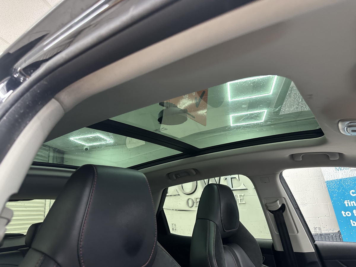 2023 MG HS 1.5 TGDi EXCLUSIVE AUTOMATIC — HOT BLACK LEATHER & SAT NAV