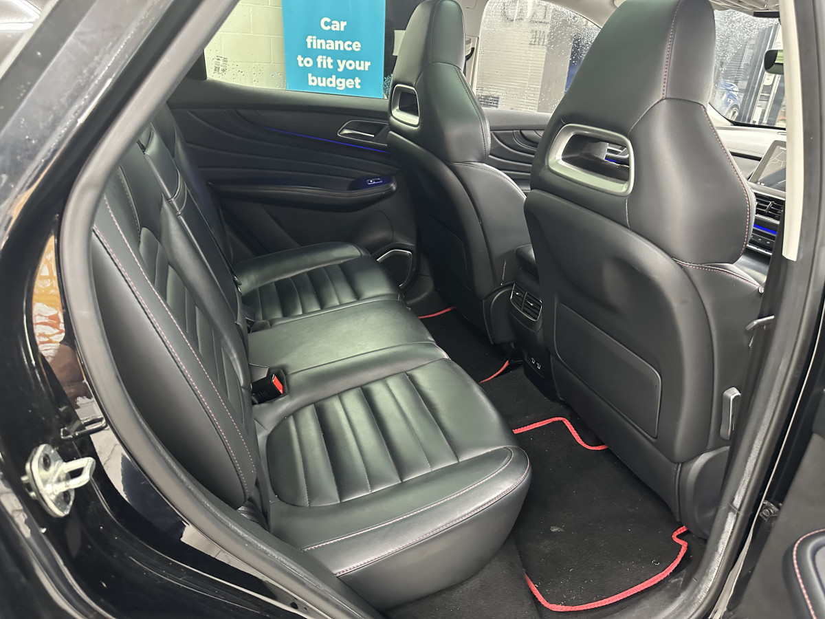 2023 MG HS 1.5 TGDi EXCLUSIVE AUTOMATIC — HOT BLACK LEATHER & SAT NAV