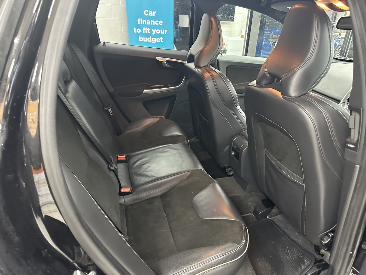 2016 (JUNE) VOLVO XC60 2.0 D4 190 R-DESIGN  — with ONLY 99K — ONLY £35 TAX