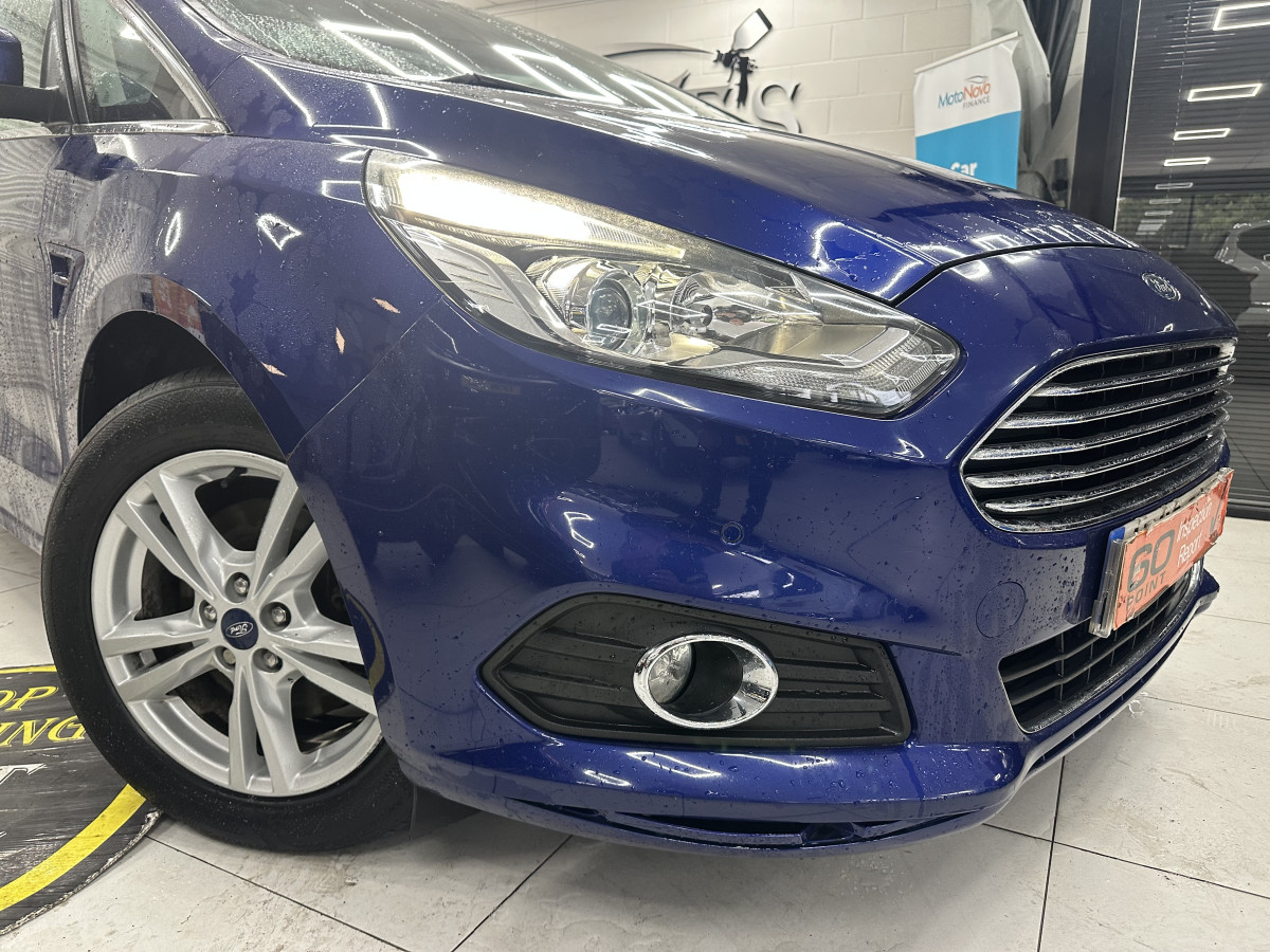 2018 (MAY) FORD S-MAX 2.0 TDCi 150 TITANIUM — 7 SEATER with PANORAMIC ROOF — FSH