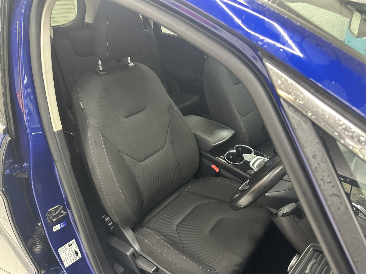 2018 (MAY) FORD S-MAX 2.0 TDCi 150 TITANIUM — 7 SEATER with PANORAMIC ROOF — FSH