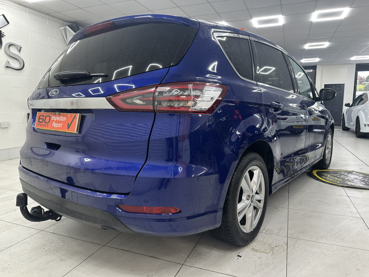 2018 (MAY) FORD S-MAX 2.0 TDCi 150 TITANIUM — 7 SEATER with PANORAMIC ROOF — FSH