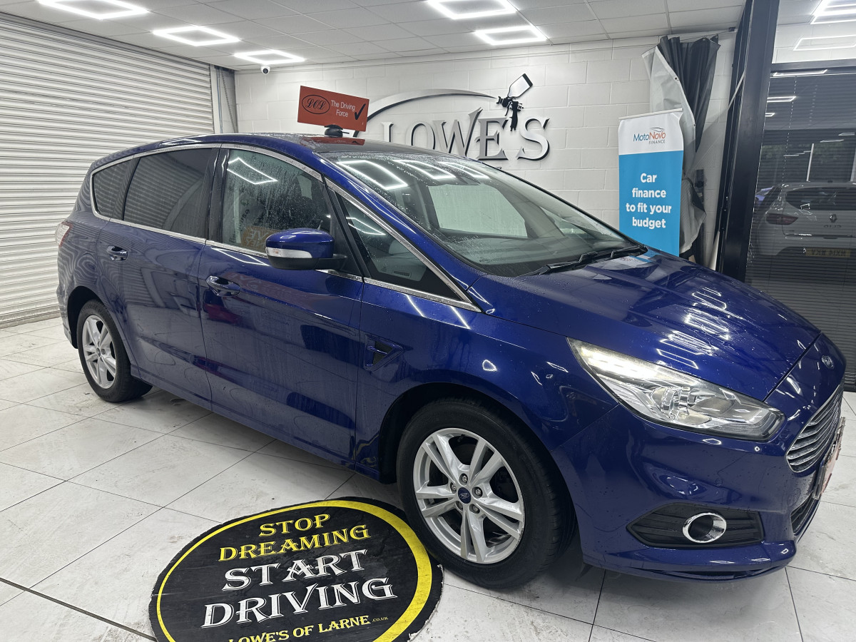 2018 (MAY) FORD S-MAX 2.0 TDCi 150 TITANIUM — 7 SEATER with PANORAMIC ROOF — FSH