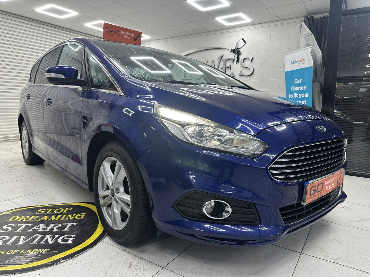 2018 (MAY) FORD S-MAX 2.0 TDCi 150 TITANIUM — 7 SEATER with PANORAMIC ROOF — FSH