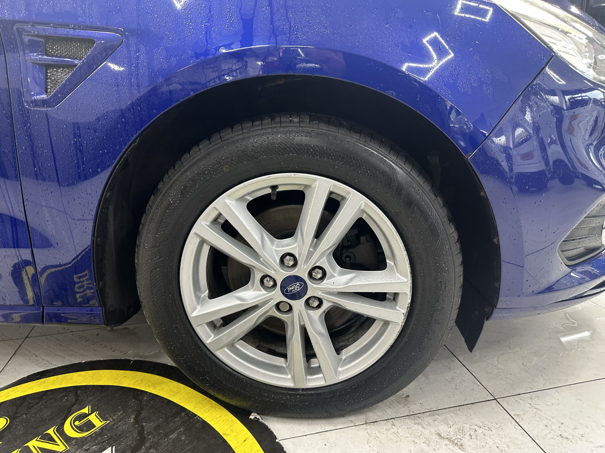 2018 (MAY) FORD S-MAX 2.0 TDCi 150 TITANIUM — 7 SEATER with PANORAMIC ROOF — FSH