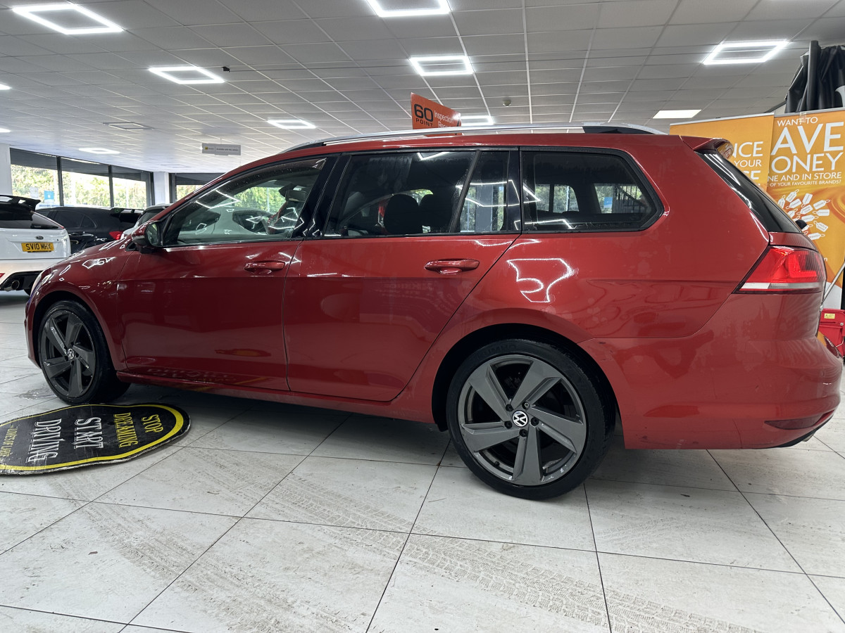 2015 (OCT) VW GOLF 1.6 TDi SE BlueMOTION ESTATE — £20 TAX
