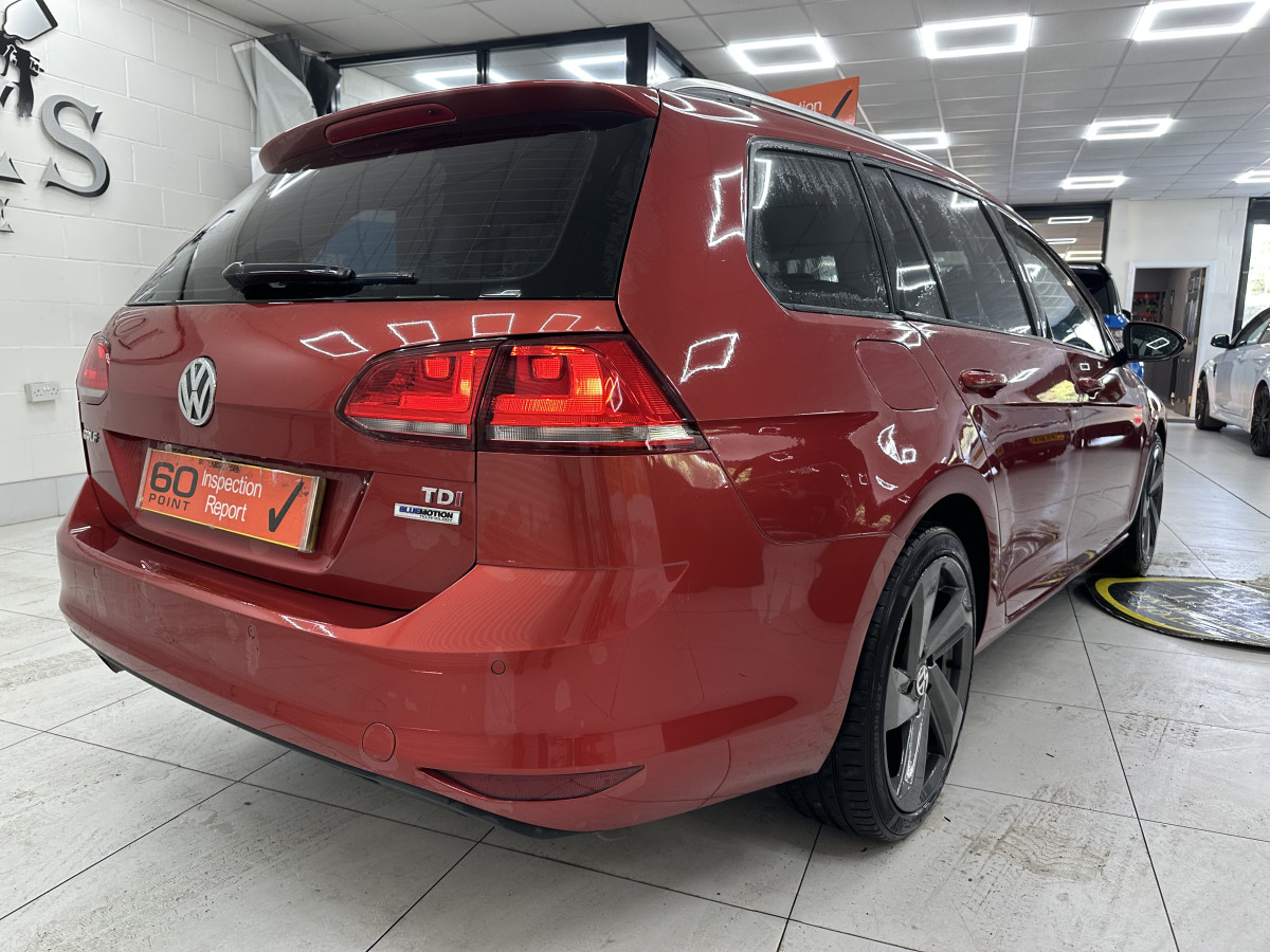 2015 (OCT) VW GOLF 1.6 TDi SE BlueMOTION ESTATE — £20 TAX