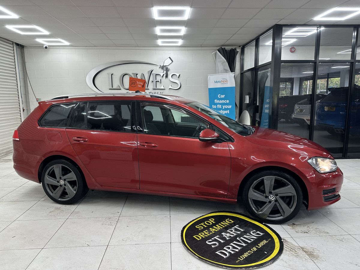 2015 (OCT) VW GOLF 1.6 TDi SE BlueMOTION ESTATE — £20 TAX