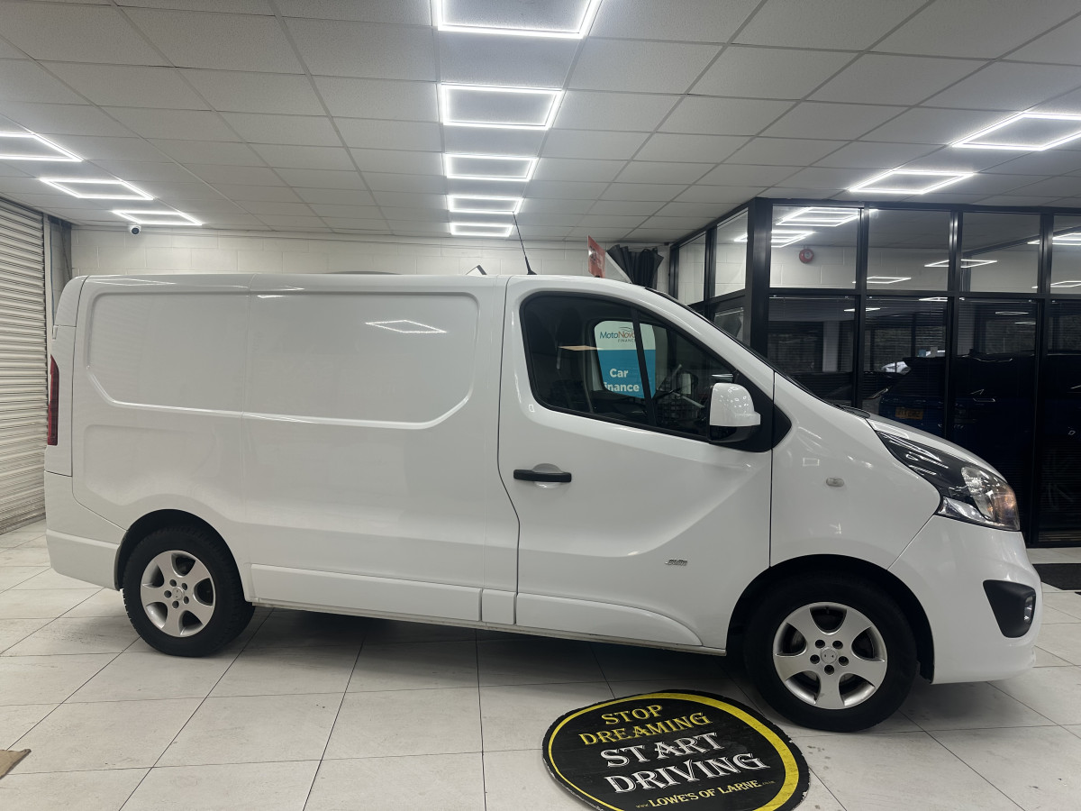 2017 (MARCH) VAUXHALL VIVARO 1.6 CDTi 120PS 2700 SPORTIVE — NO VAT