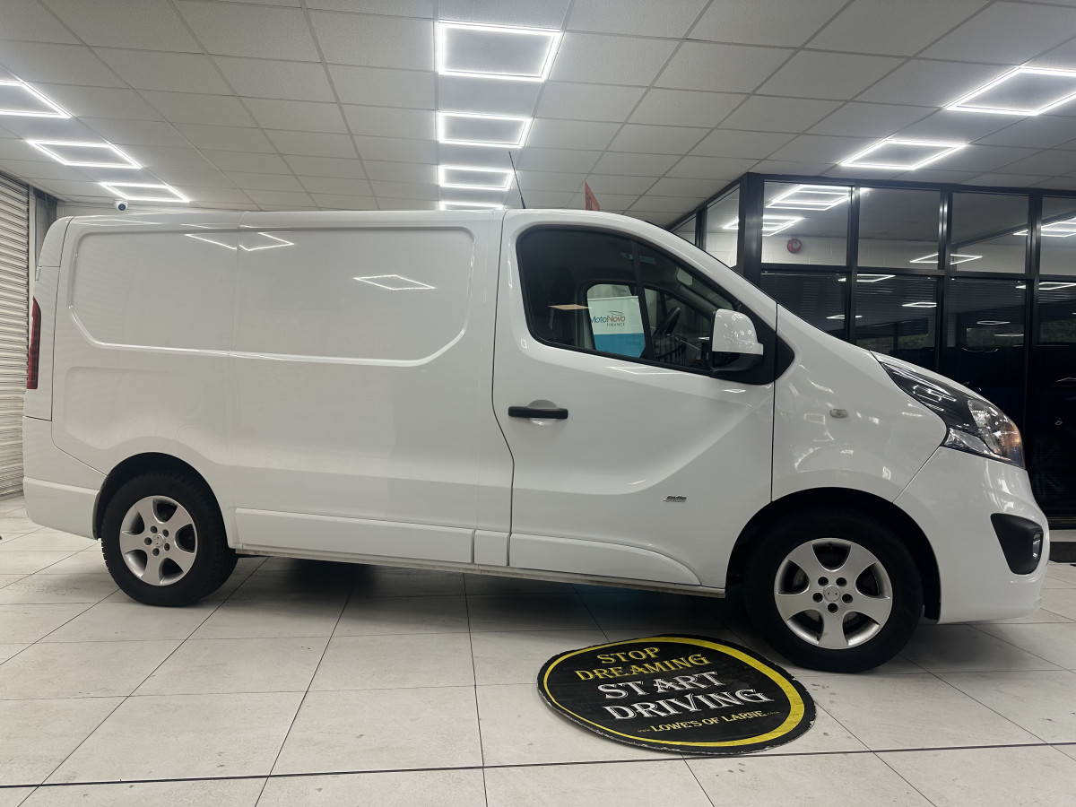 2017 (MARCH) VAUXHALL VIVARO 1.6 CDTi 120PS 2700 SPORTIVE — NO VAT