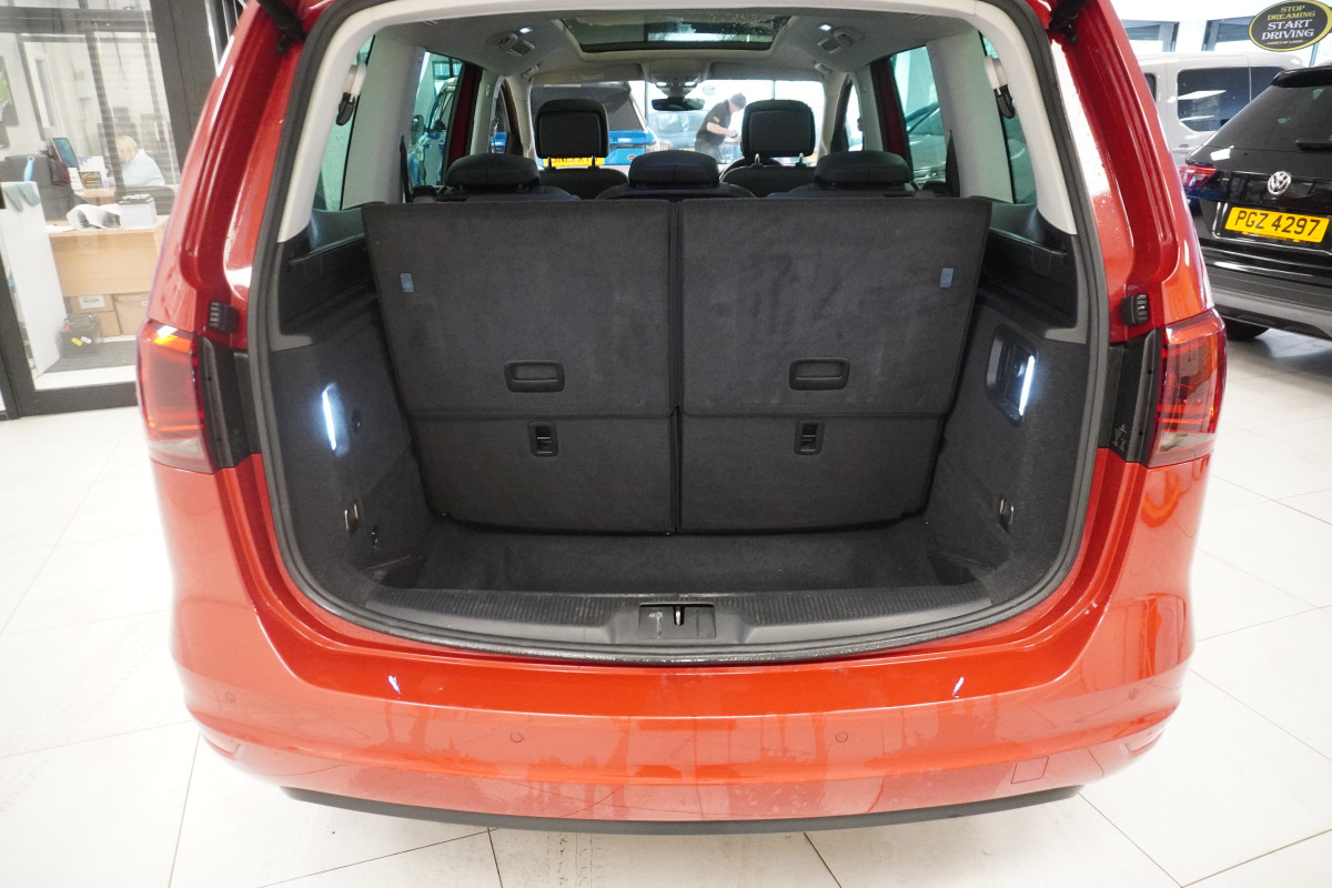 2018 (NOV) SEAT ALHAMBRA 2.0 TDi XCELLENCE AUTOMATIC with LEATHER, PAN ROOF & SAT NAV