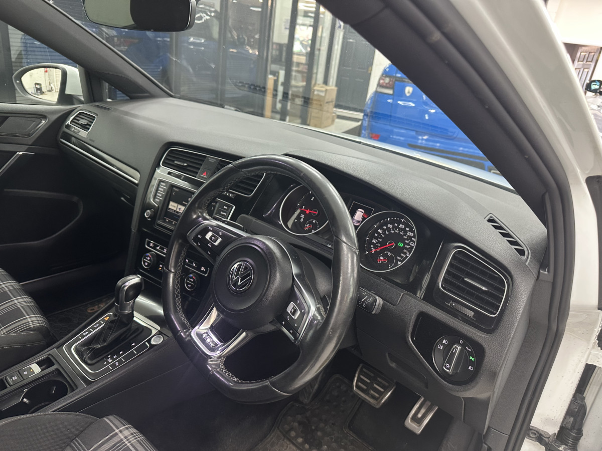 2016 (SEPT) VW GOLF 2.0 TDi GTD BM DSG AUTOMATIC — STUNNING GOLF GTD