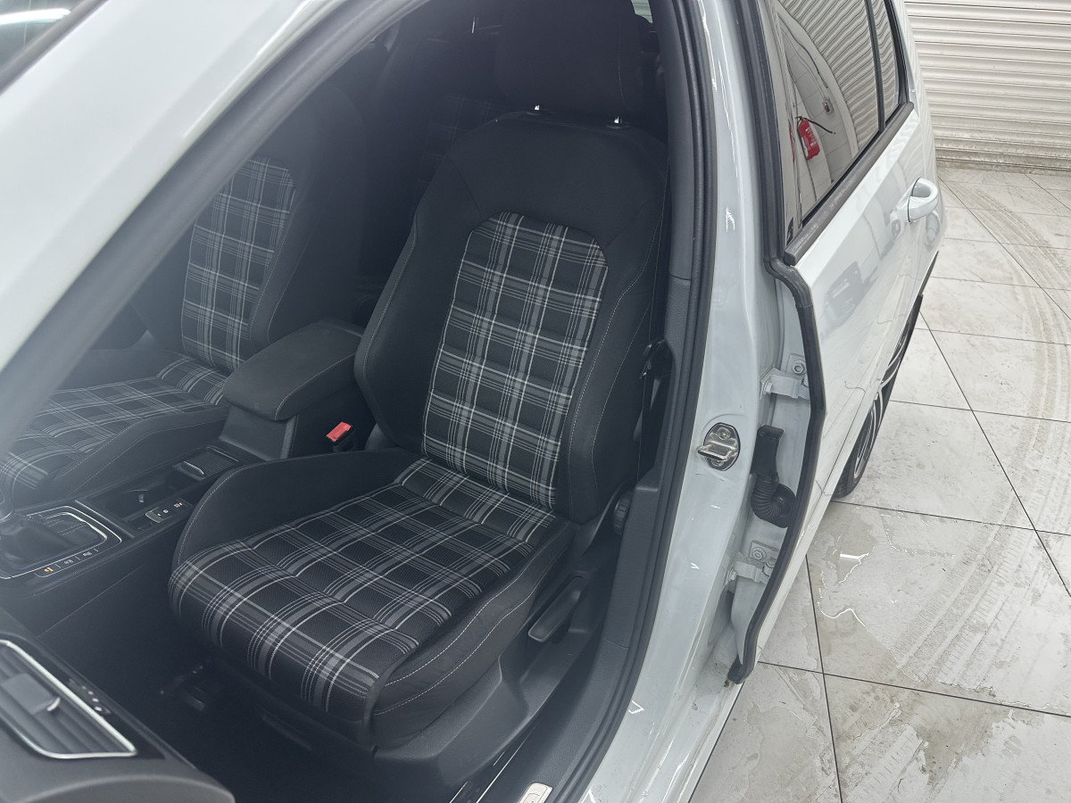 2016 (SEPT) VW GOLF 2.0 TDi GTD BM DSG AUTOMATIC — STUNNING GOLF GTD