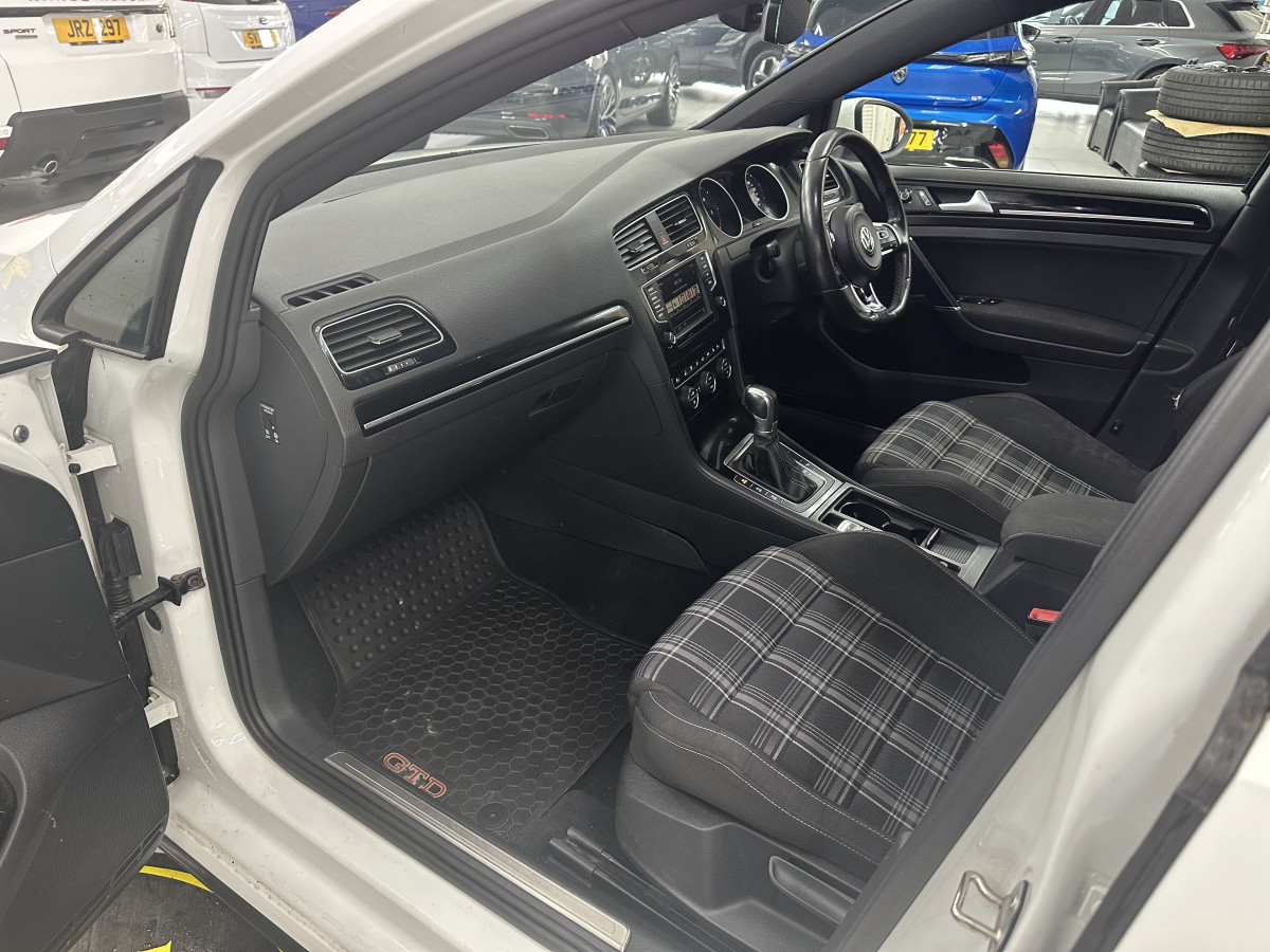 2016 (SEPT) VW GOLF 2.0 TDi GTD BM DSG AUTOMATIC — STUNNING GOLF GTD