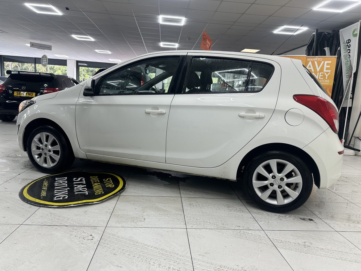 2012 HYUNDAI i20 1.2 ACTIVE 5 DOOR — GREAT FIRST CAR — LOW INSURANCE — ONLY £35