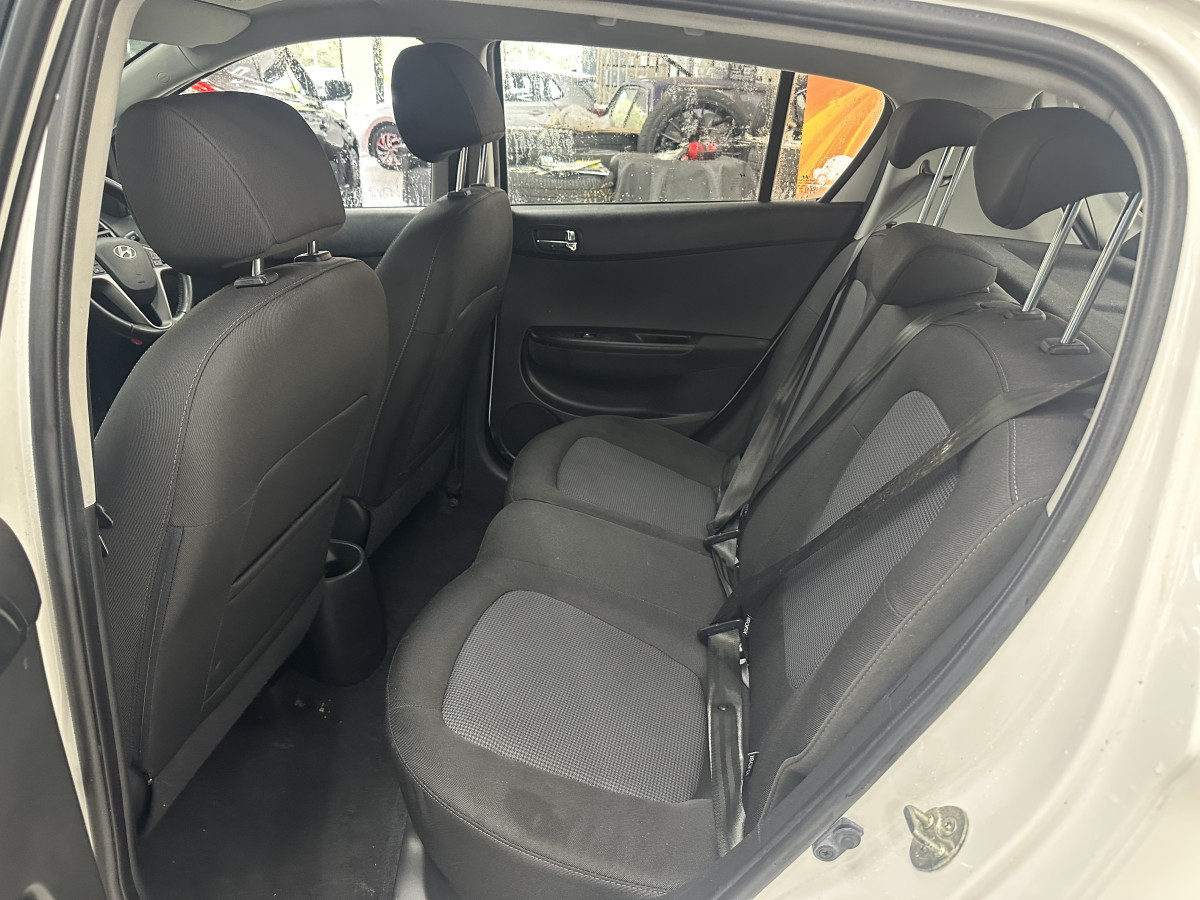 2012 HYUNDAI i20 1.2 ACTIVE 5 DOOR — GREAT FIRST CAR — LOW INSURANCE — ONLY £35