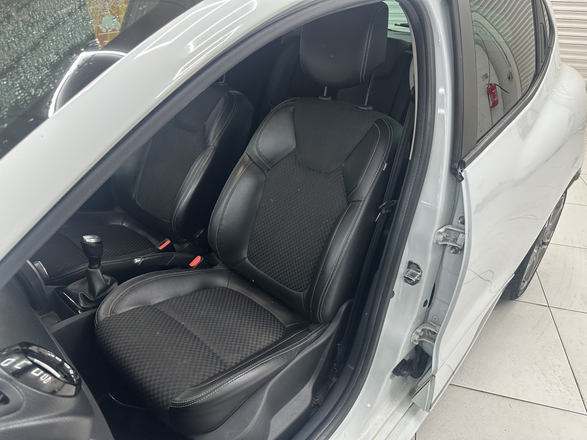 2018 (NOV) RENAULT CLIO 1.5 DCi GT LINE with ONLY 38,000 MILES — BLACK LEATHER & SAT NAV