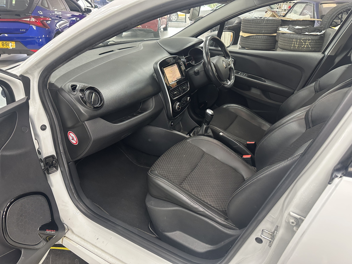 2018 (NOV) RENAULT CLIO 1.5 DCi GT LINE with ONLY 38,000 MILES — BLACK LEATHER & SAT NAV