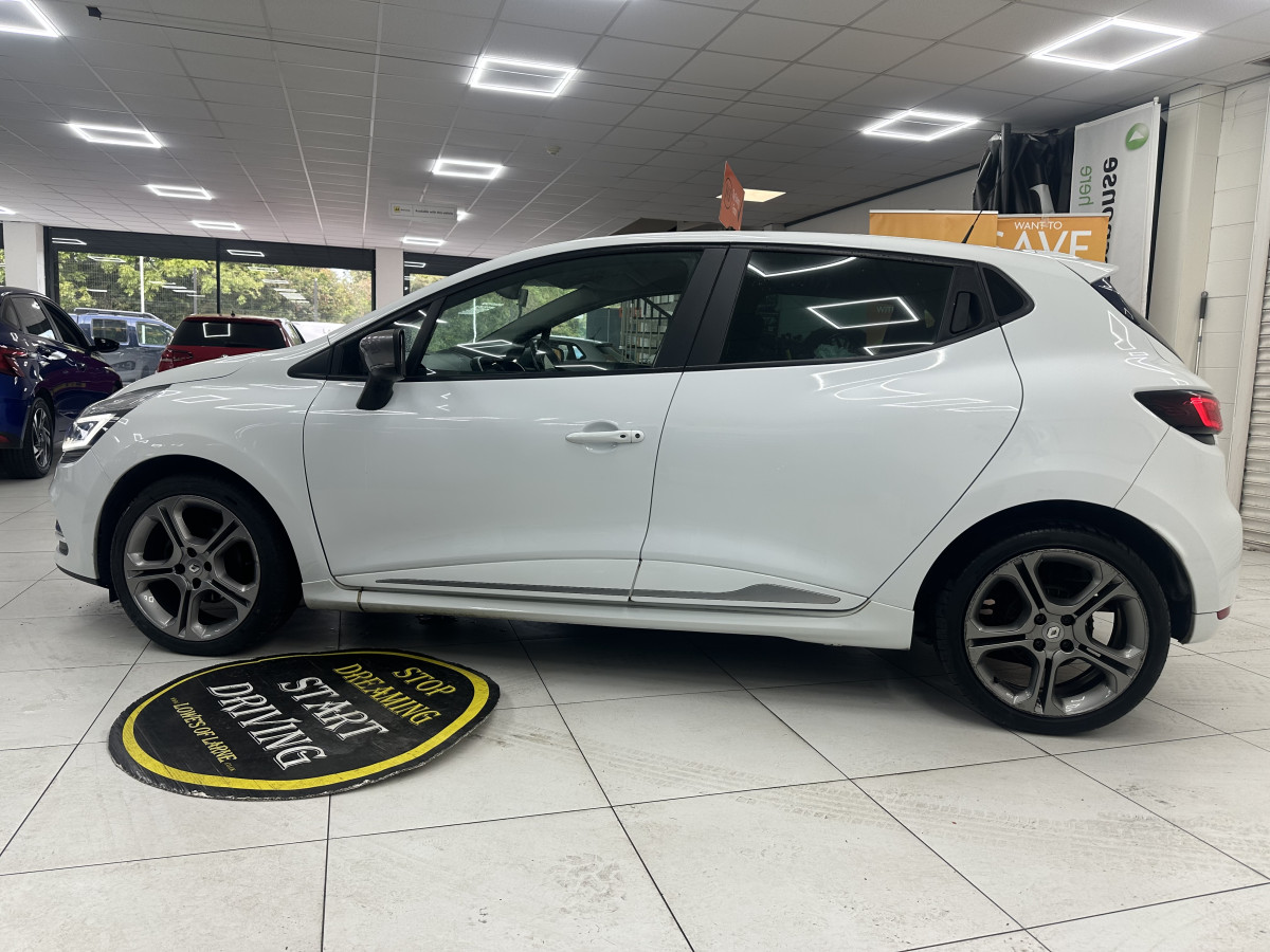 2018 (NOV) RENAULT CLIO 1.5 DCi GT LINE with ONLY 38,000 MILES — BLACK LEATHER & SAT NAV