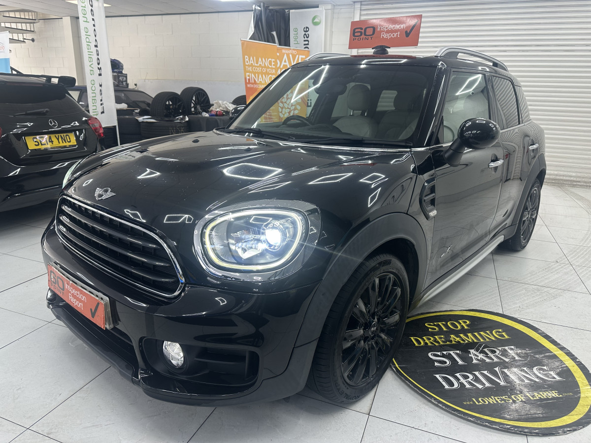 2018 MINI COUNTRYMAN 2.0 DIESEL COOPER ALL4 AUTOMATIC 5 DOOR with WHITE LEATHER & SAT NAV