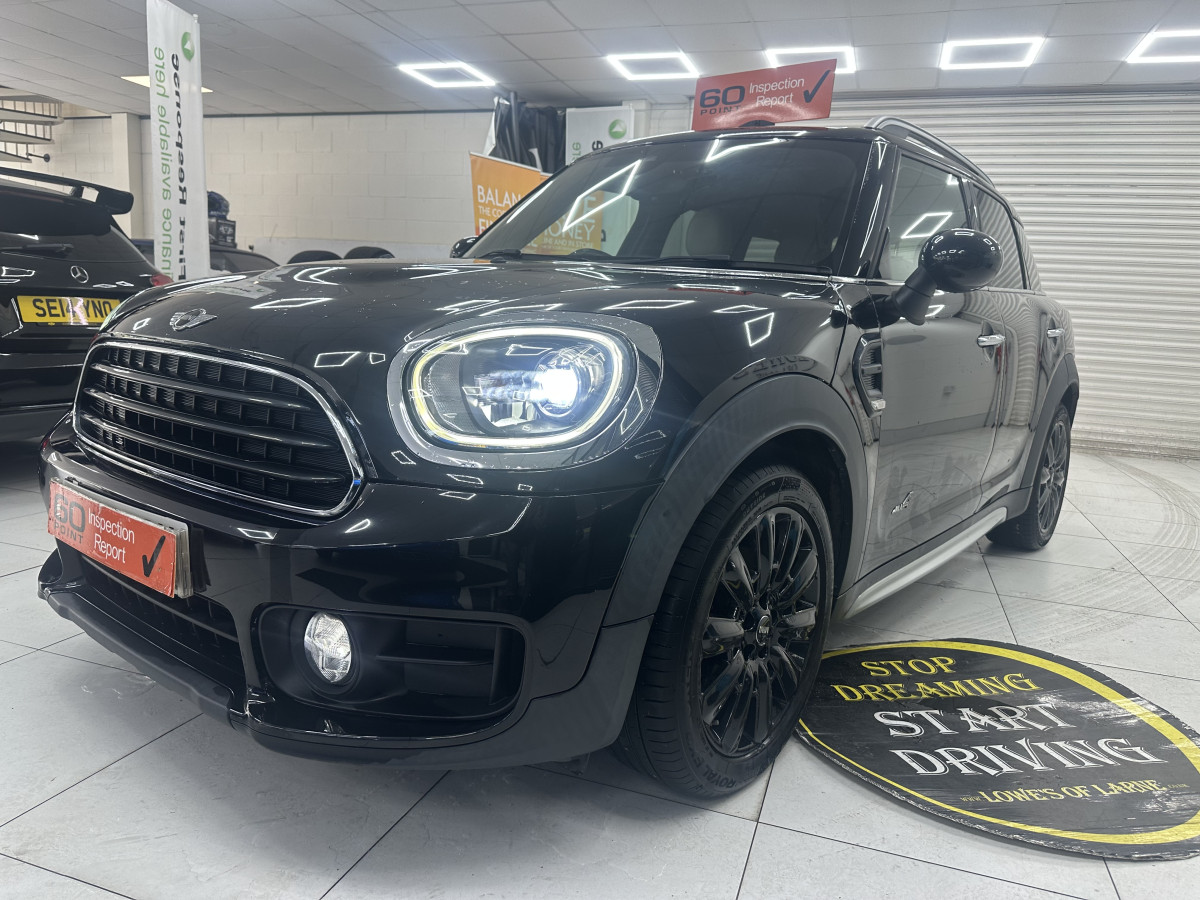 2018 MINI COUNTRYMAN 2.0 DIESEL COOPER ALL4 AUTOMATIC 5 DOOR with WHITE LEATHER & SAT NAV