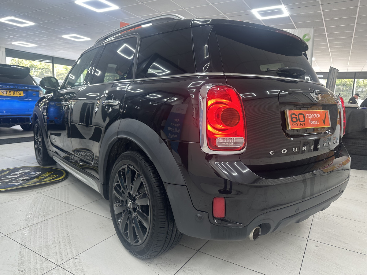 2018 MINI COUNTRYMAN 2.0 DIESEL COOPER ALL4 AUTOMATIC 5 DOOR with WHITE LEATHER & SAT NAV