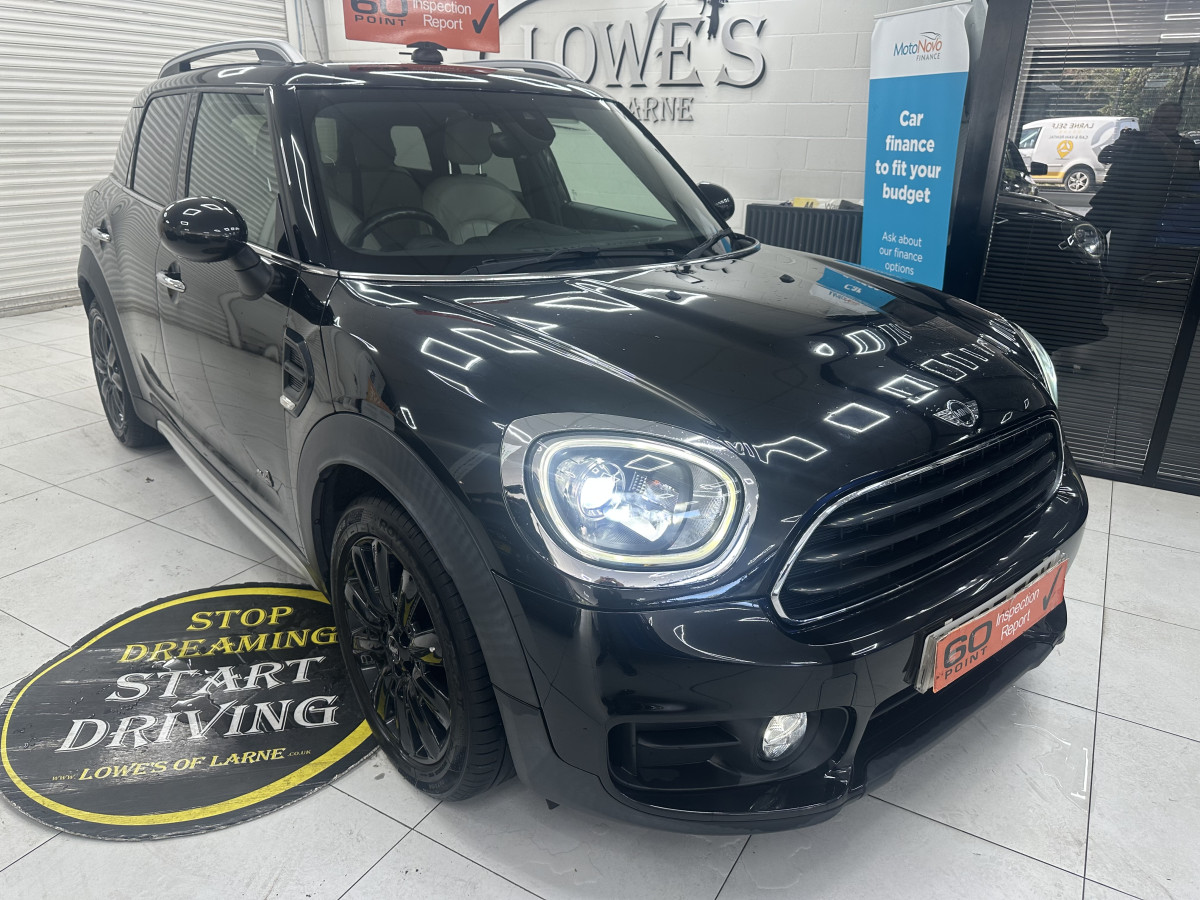 2018 MINI COUNTRYMAN 2.0 DIESEL COOPER ALL4 AUTOMATIC 5 DOOR with WHITE LEATHER & SAT NAV
