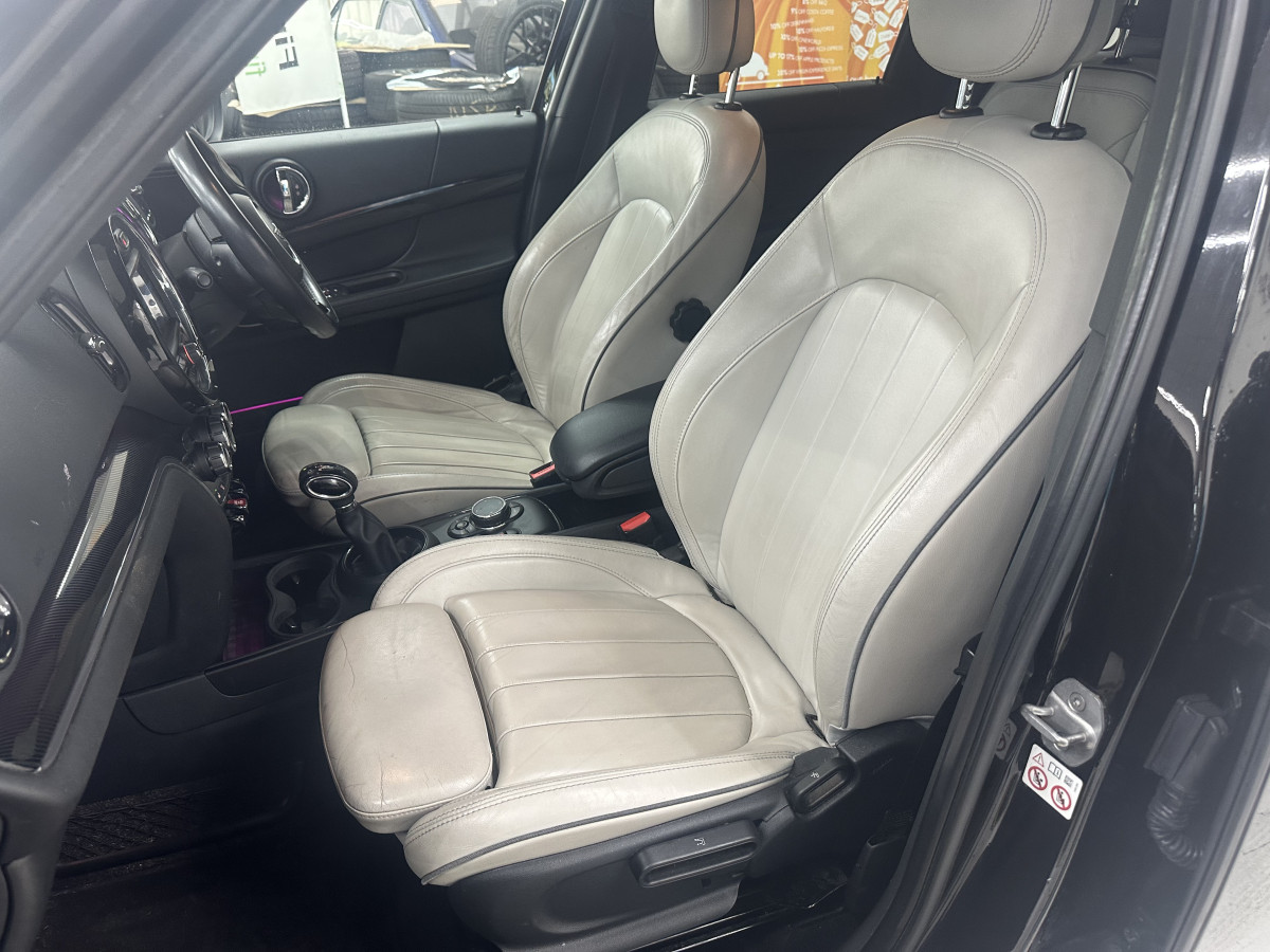2018 MINI COUNTRYMAN 2.0 DIESEL COOPER ALL4 AUTOMATIC 5 DOOR with WHITE LEATHER & SAT NAV
