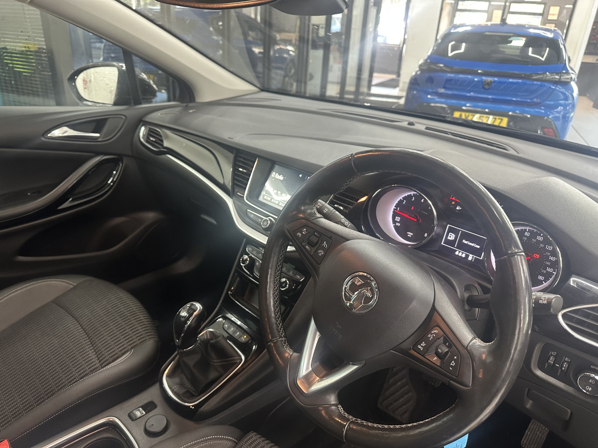 2021 (SEPT) VAUXHALL ASTRA 1.2 TURBO 145 GRIFFIN EDITION with BLACK LEATHER