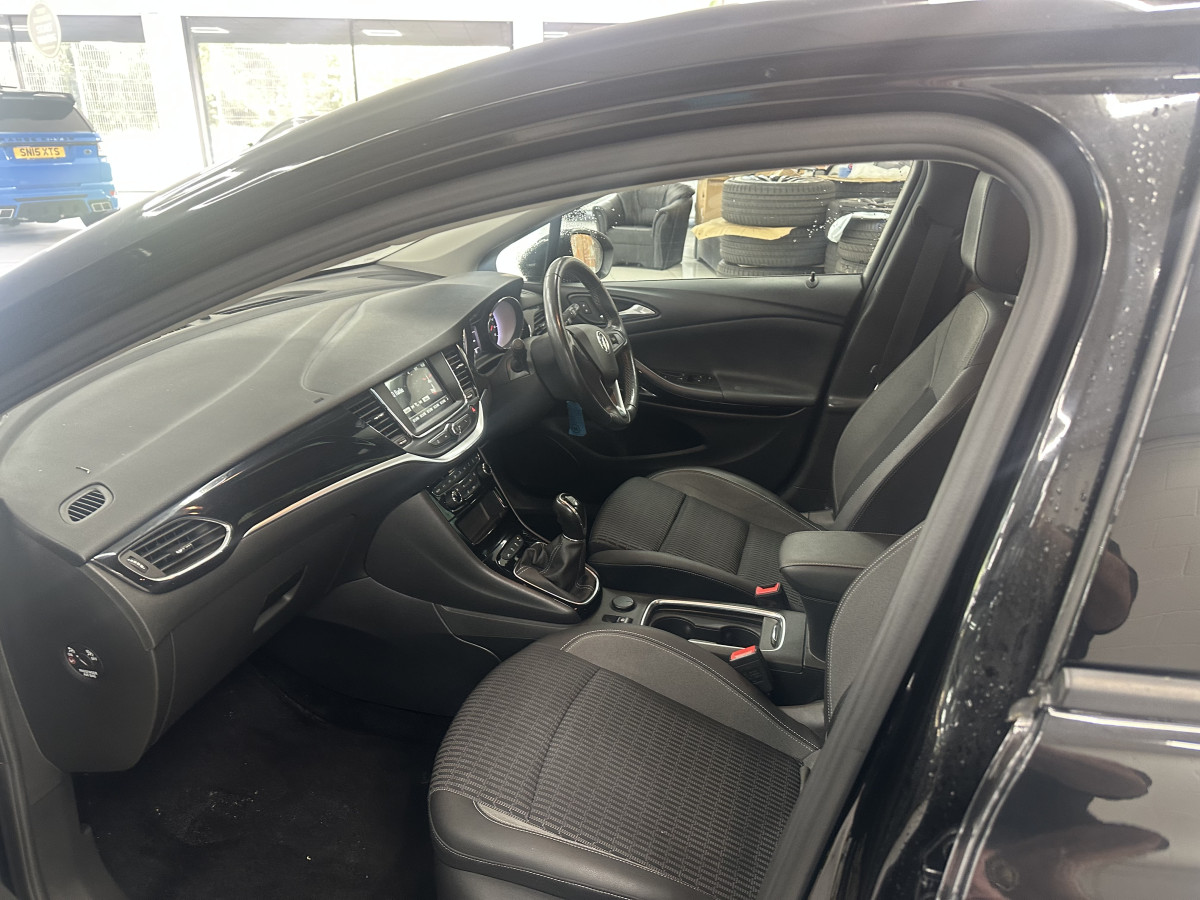 2021 (SEPT) VAUXHALL ASTRA 1.2 TURBO 145 GRIFFIN EDITION with BLACK LEATHER