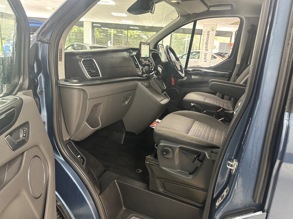 2019 (APRIL) FORD TRANSIT TOURNEO 2.0 TDCi 310 TITANIUM AUTOMATIC– 4 SEATER PLUS WHEELCHAIR ACCESSABLE VEHICLE — NO VAT