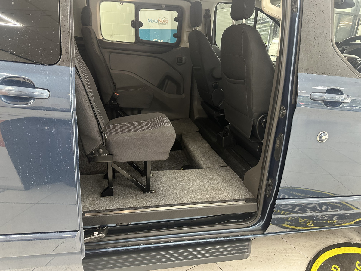 2019 (APRIL) FORD TRANSIT TOURNEO 2.0 TDCi 310 TITANIUM AUTOMATIC– 4 SEATER PLUS WHEELCHAIR ACCESSABLE VEHICLE — NO VAT
