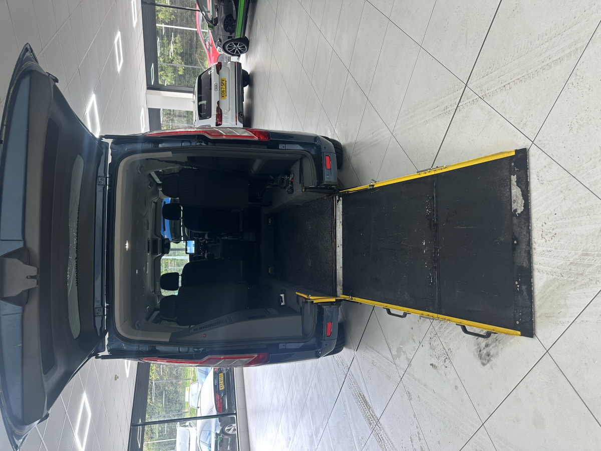 2019 (APRIL) FORD TRANSIT TOURNEO 2.0 TDCi 310 TITANIUM AUTOMATIC– 4 SEATER PLUS WHEELCHAIR ACCESSABLE VEHICLE — NO VAT