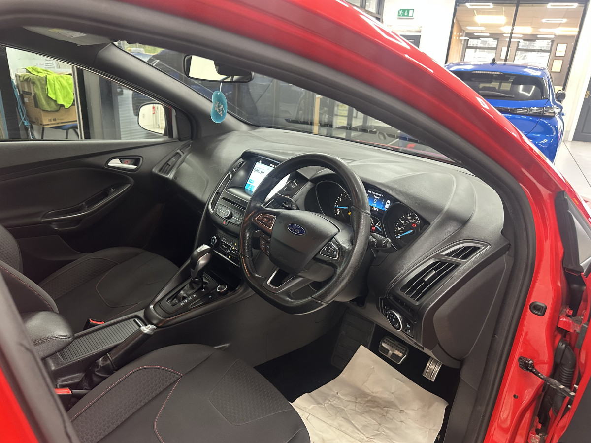 2017 FORD FOCUS 1.0 EcoBOOST 125 ST-LINE AUTOMATIC — ONLY 79K