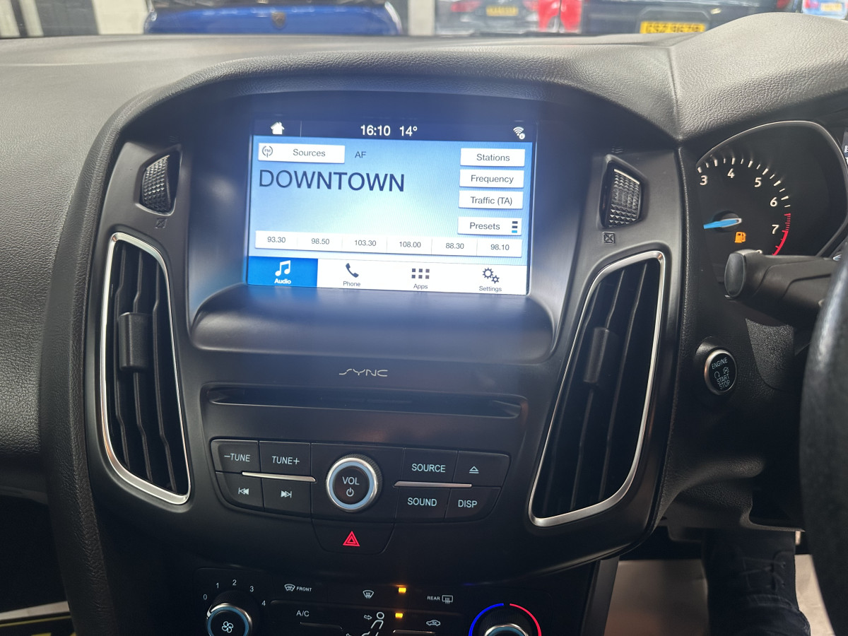 2017 FORD FOCUS 1.0 EcoBOOST 125 ST-LINE AUTOMATIC — ONLY 79K