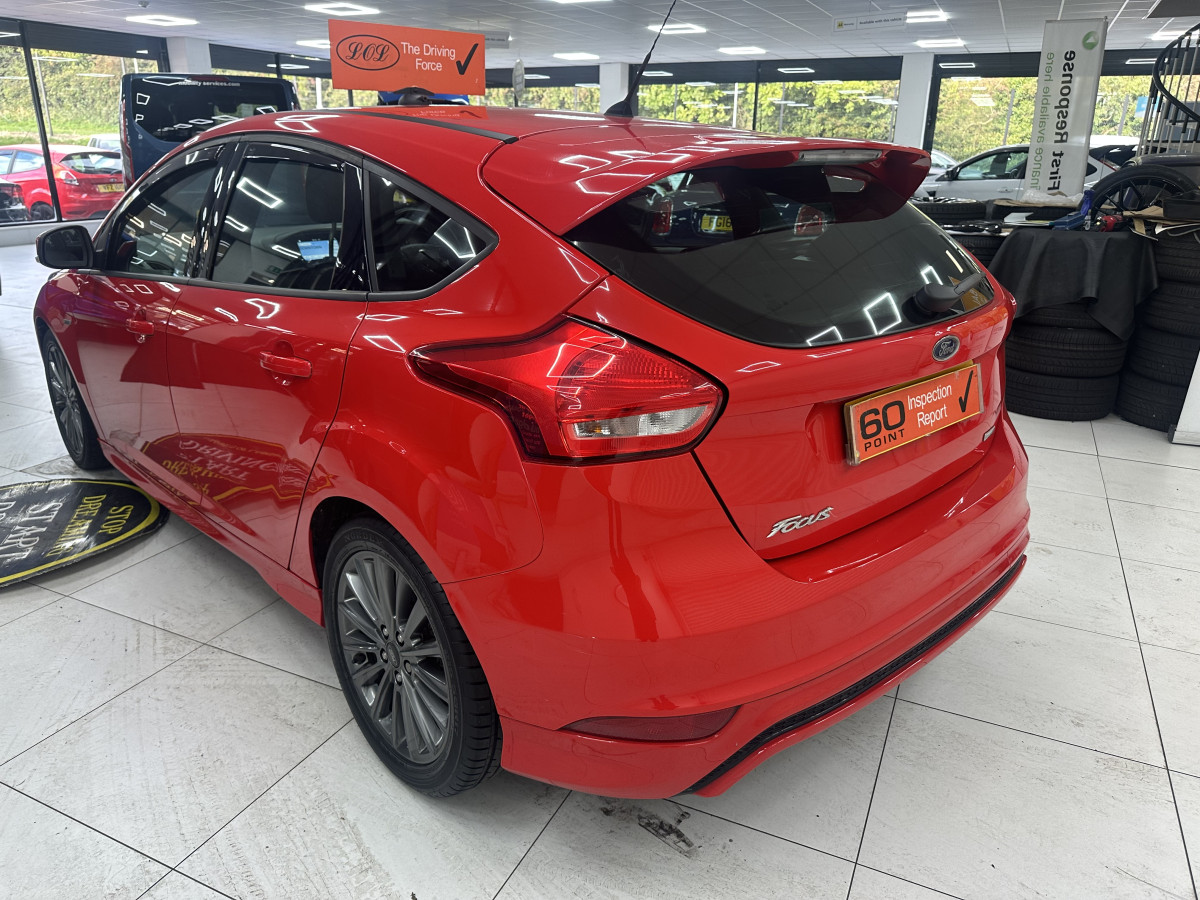 2017 FORD FOCUS 1.0 EcoBOOST 125 ST-LINE AUTOMATIC — ONLY 79K