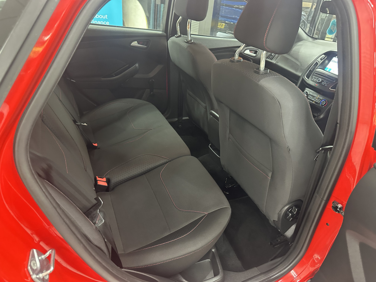 2017 FORD FOCUS 1.0 EcoBOOST 125 ST-LINE AUTOMATIC — ONLY 79K