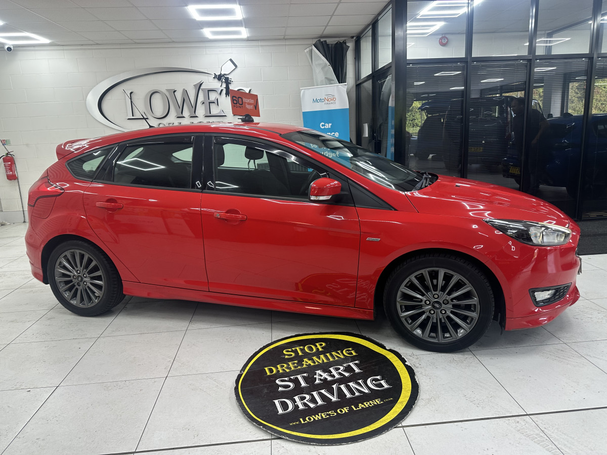2017 FORD FOCUS 1.0 EcoBOOST 125 ST-LINE AUTOMATIC — ONLY 79K