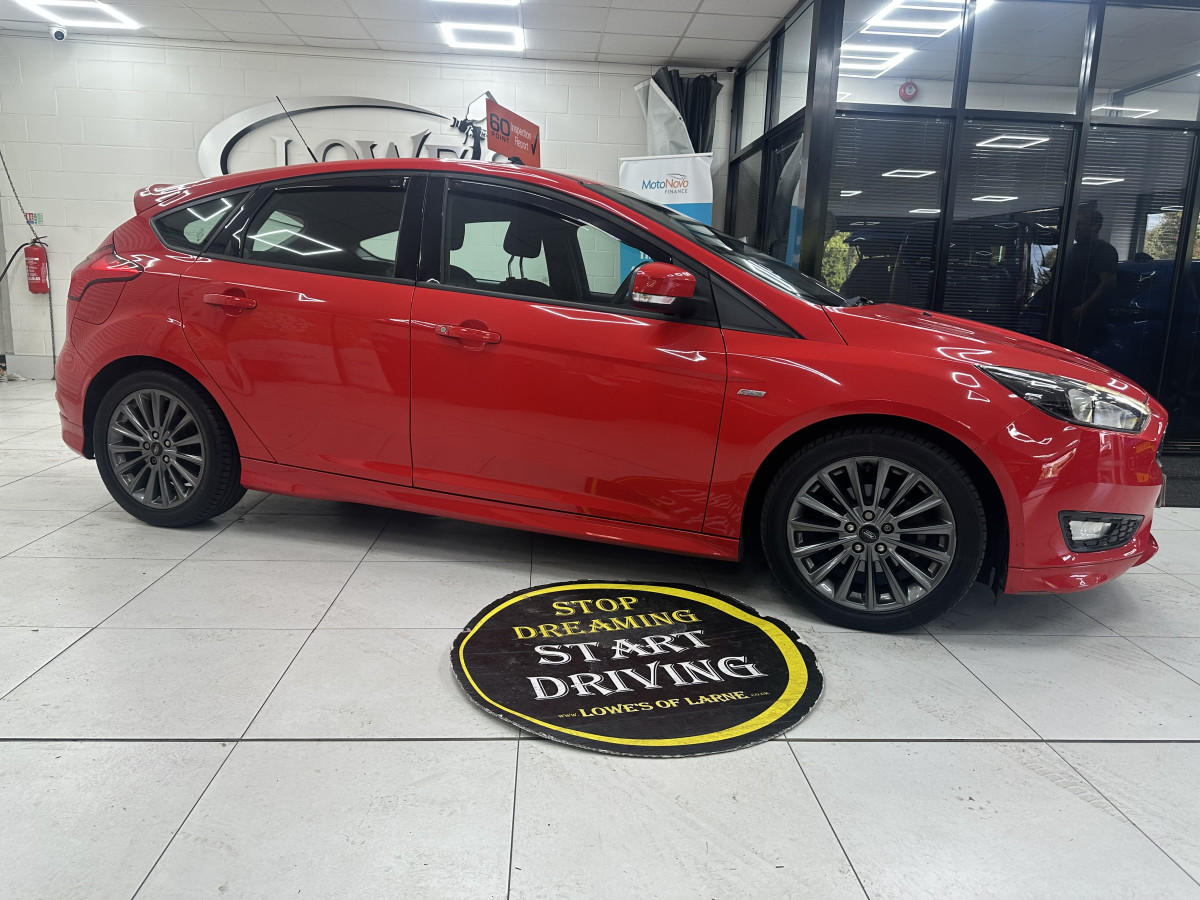 2017 FORD FOCUS 1.0 EcoBOOST 125 ST-LINE AUTOMATIC — ONLY 79K