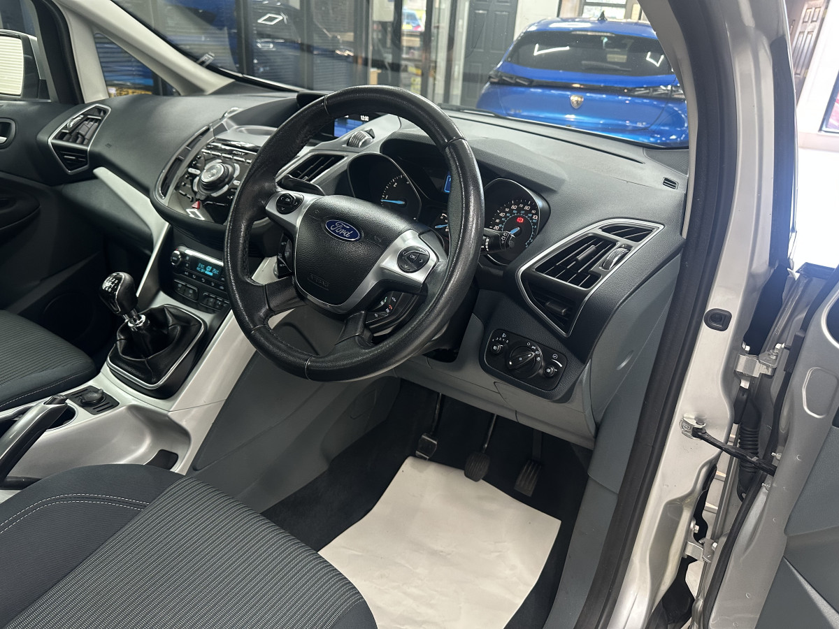2011 FORD C-MAX 1.6 TDCi TITANIUM — ONLY £35 ROAD TAX — MOTd Until 8th OCT 2027