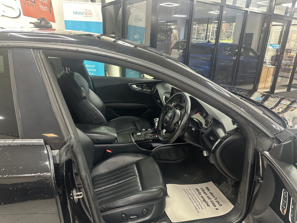 2013 AUDI A7 3.0 TDi QUATTRO 204 BHP BLACK EDITION AUTOMATIC with BLACK LEATHER & SAT NAV