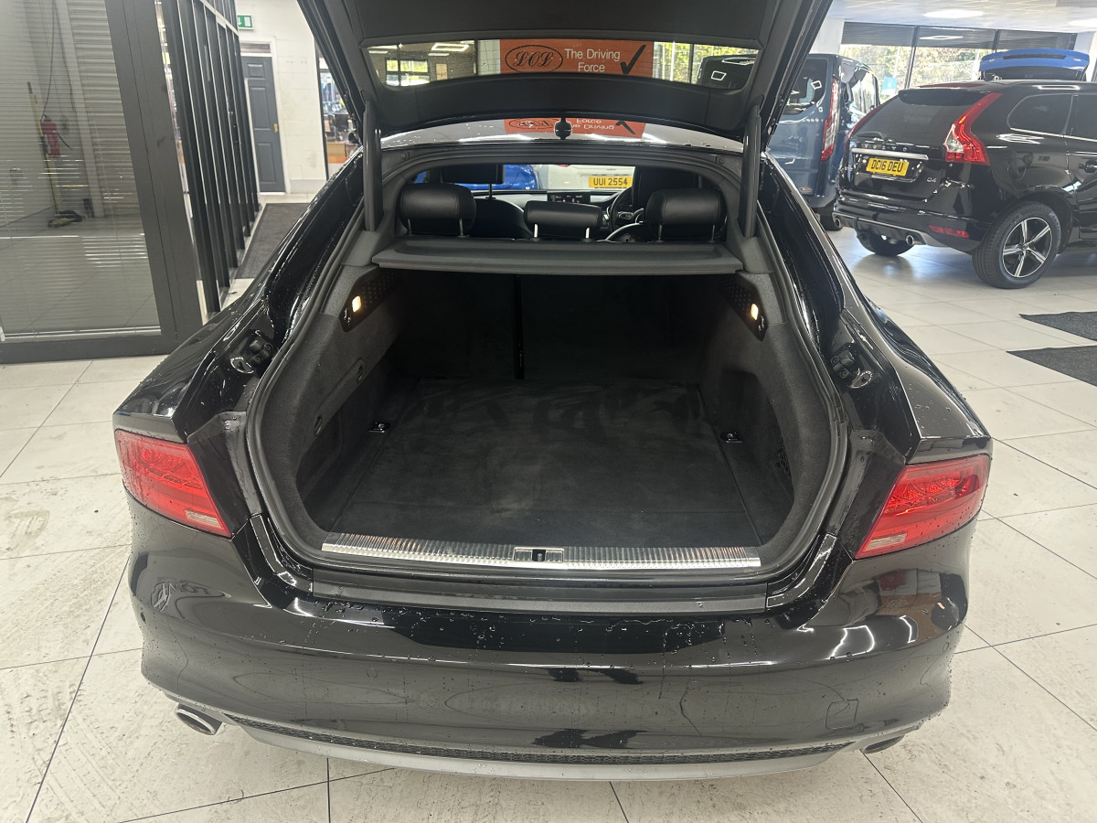 2013 AUDI A7 3.0 TDi QUATTRO 204 BHP BLACK EDITION AUTOMATIC with BLACK LEATHER & SAT NAV